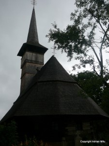 Biserica_de_lemn_Sf_Paraschiva-_Rogoz Biserica de lemn Sfânta Paraschiva din Rogoz