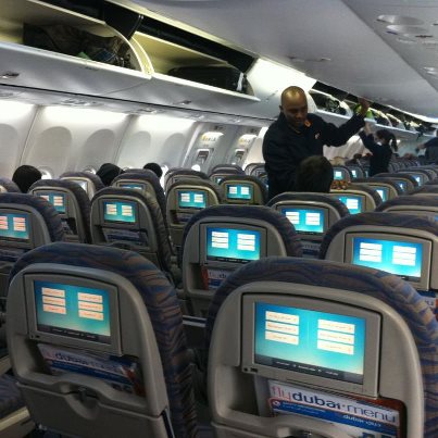 1 avion dubai