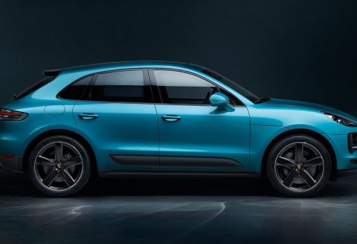 Porsche Macan turcoaz, văzut din lateral