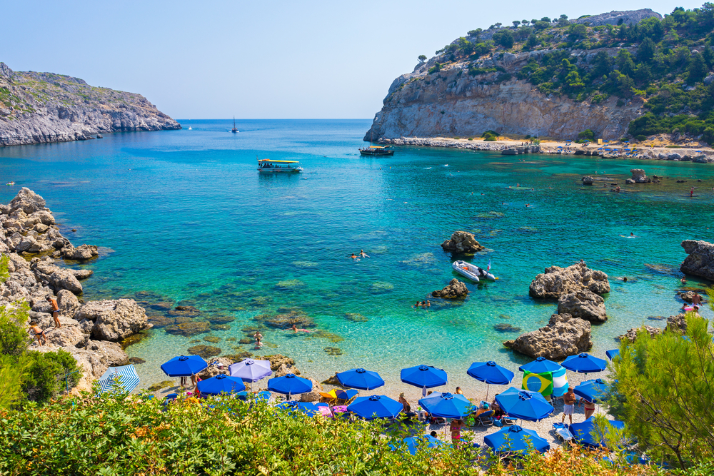 Plaja Anthony Quinn de pe insula Rhodos