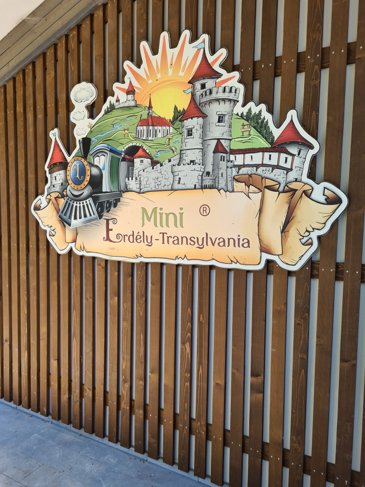 Panou Mini Erdély Transylvania pe un perete din șipci