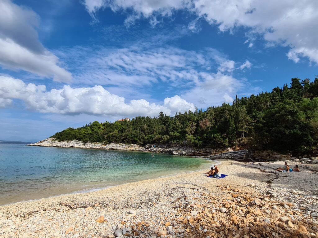 Plaja Emplisi din Kefalonia, în Grecia