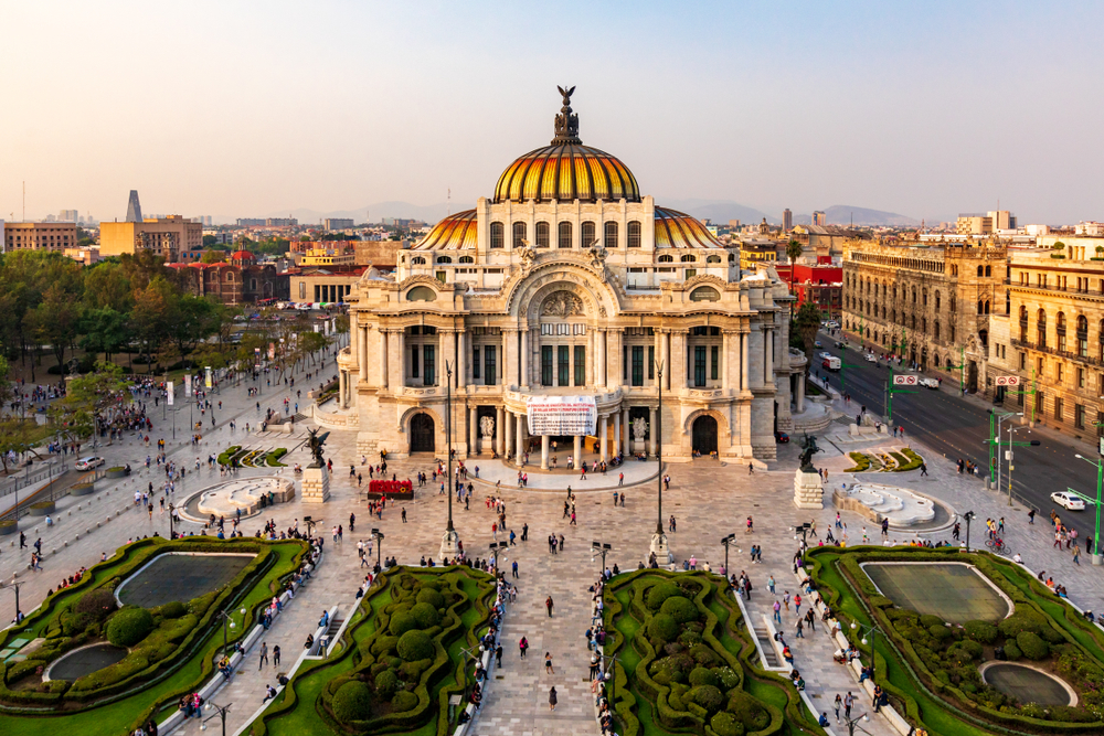 Palatul Artelor Frumoase din Mexico City, văzut de sus