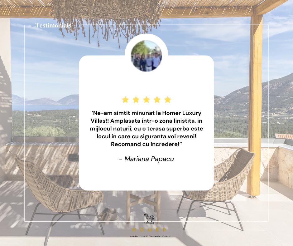 Recenzie cu evaluare afișată peste imaginea unei piscine